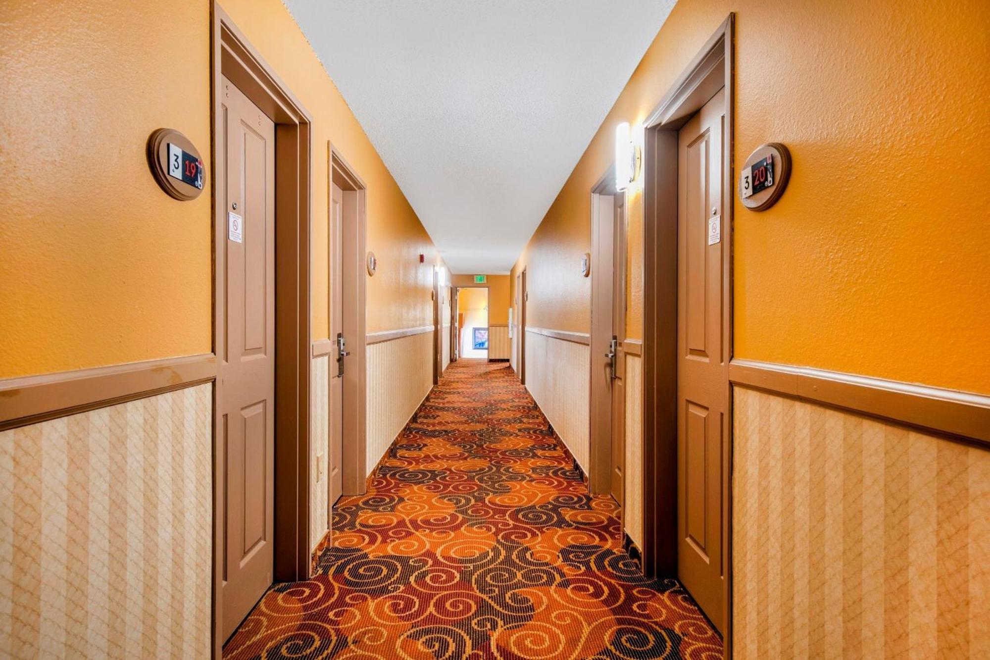 Oyo Hotel Castle Rock Co Downtown Exterior foto